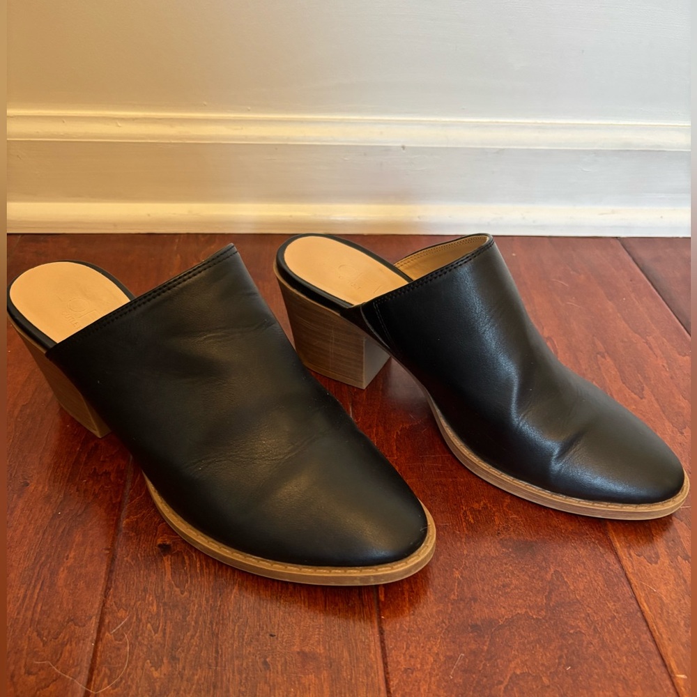 Ann Taylor LOFT Outlet Black Heeled Mules Size 8M